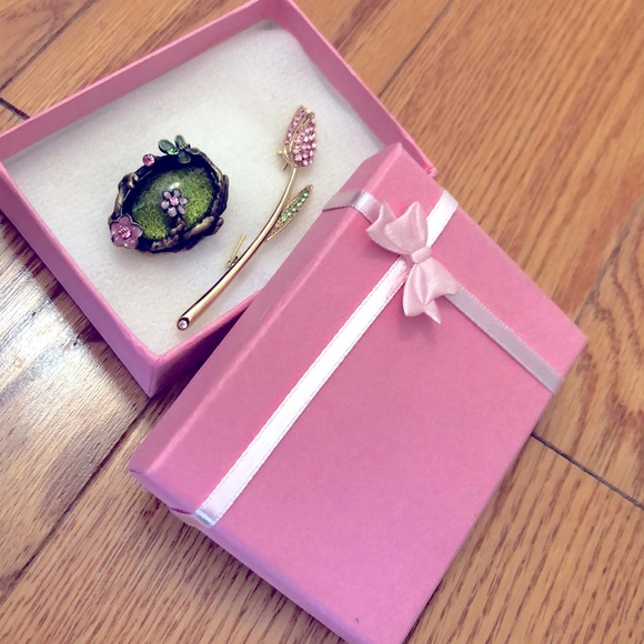 Brooch & Ring Set - Picture 4 of 4